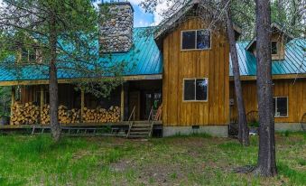 Sun Mountain Ranch Bunkhouse - Near Crater Lake