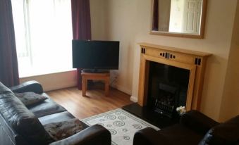 Cosy Apartment Dooradoyle - Housity
