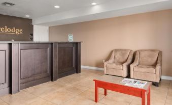 Travelodge by Wyndham Kamloops Mountview
