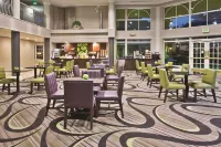 La Quinta Inn & Suites by Wyndham Tucson Airport