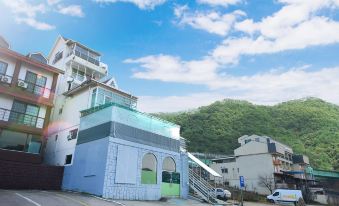 3. 강촌올데이펜션..