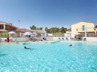 Terres de France - Résidence de la Cabre d'Or Hotels in Cabries