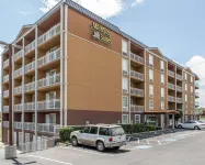 MainStay Suites Knoxville North I-75 Hotels near Clinton Plaza