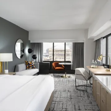 Voco Chicago Downtown - Riverwalk by IHG Отели рядом с достопримечательностью «Голд-Кост»