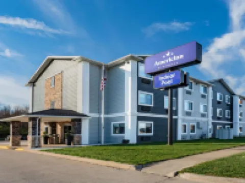 AmericInn by Wyndham Quincy クインシーのホテル