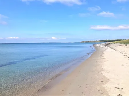 "Locan" - 1.2km from the Sea Отели в г. Humble