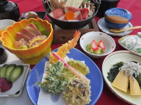 Toyotako Hotel and Golf Club Отели рядом с достопримечательностью «Nambaraji Temple»