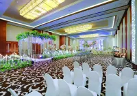 Atria Hotel Gading Serpong - parcheggio