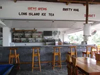 Jalyn's Resort Sabang - bar