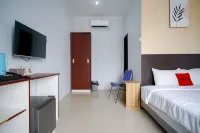 RedDoorz Premium @ Raja Hostel Syariah Lampung Hotel dekat Warung Yadin