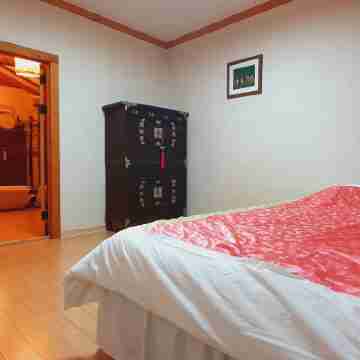 Hanok Moryeon Rooms