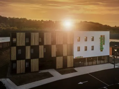 Greet Hôtel Orthez Bearn فنادق في Lay-Lamidou