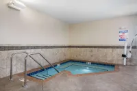 AmericInn by Wyndham Winona - Hot Tub