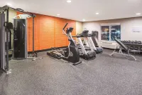 La Quinta Inn & Suites by Wyndham O'Fallon, IL - St. Louis - Gym
