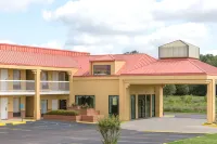 Super 8 by Wyndham Madison/Ridgeland Area - 2-Star