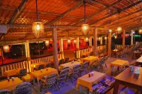 Larios Beach Holidays - فطور