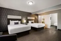 Sunset West Hotel, SureStay Collection by Best Western - Private Pool