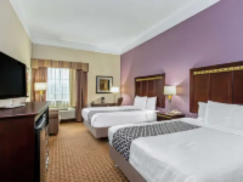 La Quinta Inn & Suites by Wyndham Cleburne Hotels in Cleburne