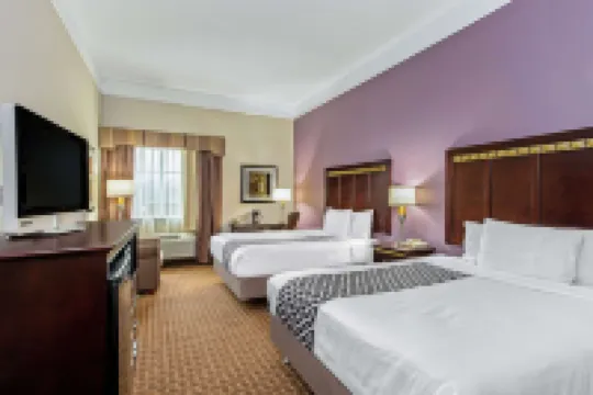 La Quinta Inn & Suites by Wyndham Cleburne