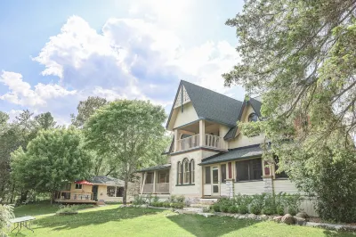 The Saucy Willow Inn and Cottages Hôtels à : Kawartha Lakes