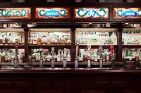 Central Loop Hotel - bar