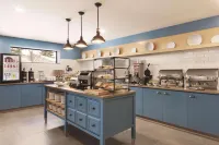 Country Inn & Suites by Radisson, Belleville, on - breakfast