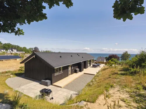 "Maike" - 200m from the Sea