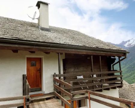 Mona アックアロッサのホテル