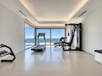 Emma on the Roc - Gym