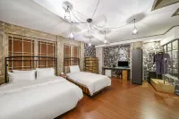 Daegu Dongseongro Brown Dot