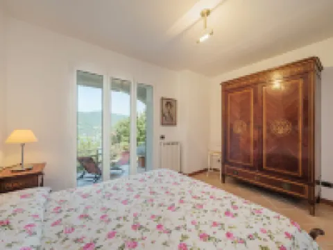 Lambrusca Hotels in Moneglia