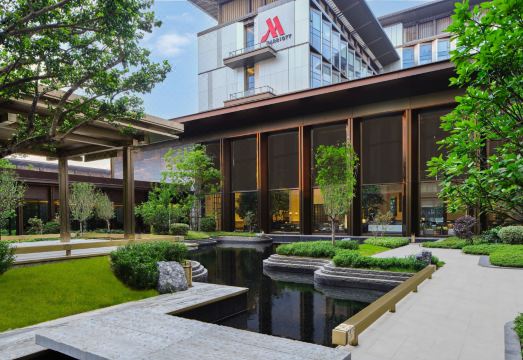 메리어트 정원 인테리어