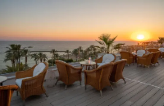 Constantinou Bros Pioneer Beach Hotel