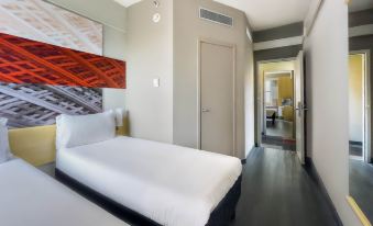 ibis Maringa
