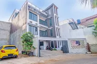 D Twinz House Syariah Redpartner Hotels near UIN Syarif Hidayatullah Jakarta Kampus 3