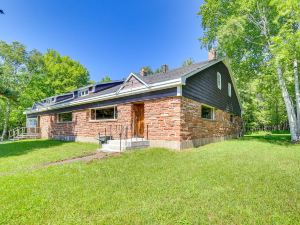 Calumet Township Cottage ~ 1 Mi to Lake Superior