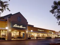 Super 8 by Wyndham Gilroy Hotels in Gilroy