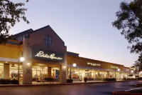 Super 8 by Wyndham Gilroy