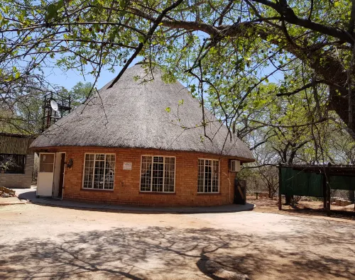 Klein Huisie (Little House) Self Catering Africa Bush Vacation in Marloth Park