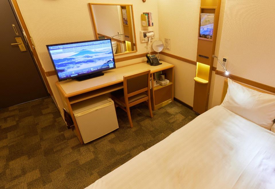 Toyoko Inn Tokyo Shinagawa Hatanodai Eki Minami Guchi