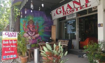 J Giant Hostel