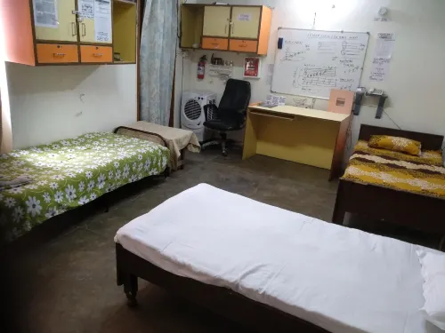 Best Homestay Centrally Located Chandigarh India B&B - Homestays