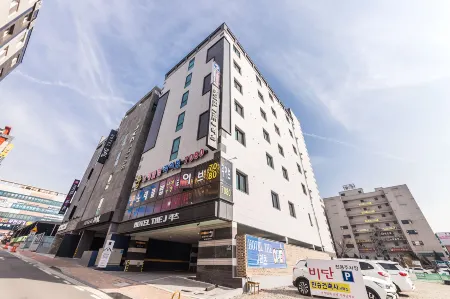 Hwaseong Ritz Hotel Отели в г. Хвасон