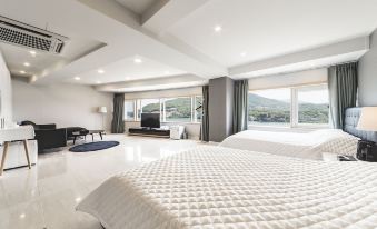 J Hotel