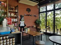 Papa's Home and Rabbit Café Hotels in Doi Lo