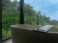 Selayang Olivehill - Luxury Glamping in the Forest Hotels in Cigombong
