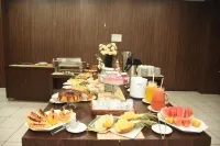 拉森吉帕拉娜飯店 - 早餐