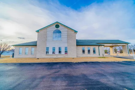 HomeTown Inn by OYO Texhoma, OK Отели в г. Тексас