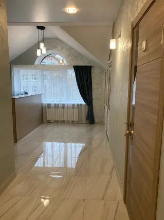 Na Frunze Mini-Hotel Отели рядом с достопримечательностью «Троице-Сергиев Варницкий монастырь»