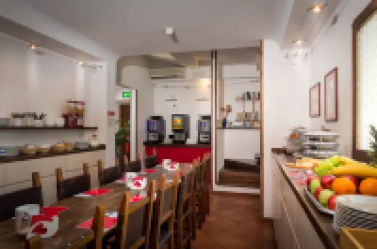 호텔 쿠어잘 & 아우소니아